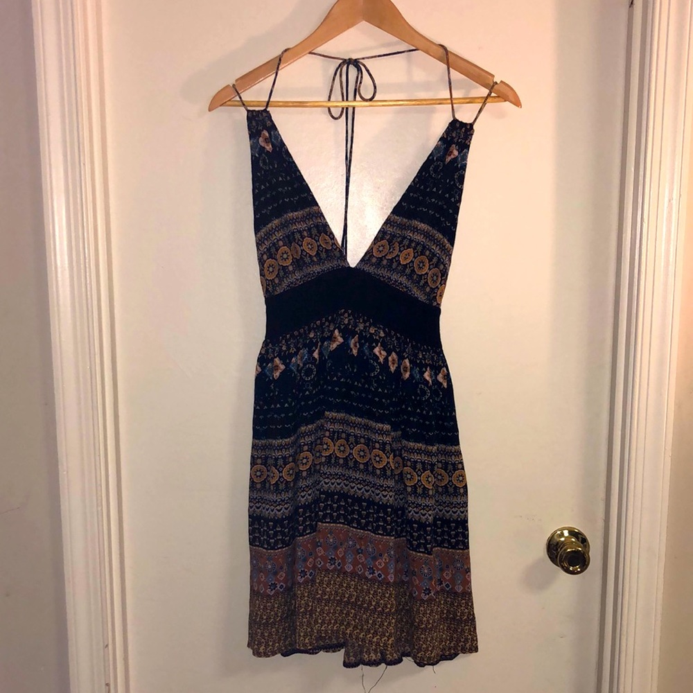 🏵 Kimchi Blue Backless Mini Dress